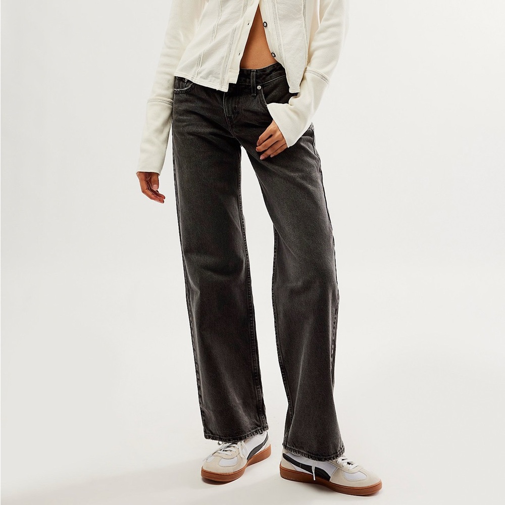 Levi Low Loose Jean - Picture 3 of 4